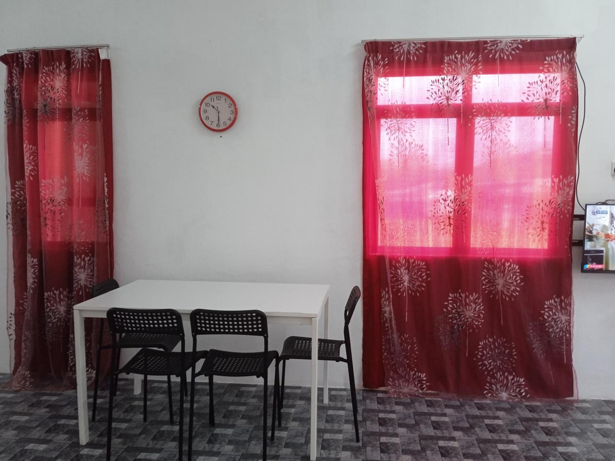 Holiday home Idaman B B With 2 Aircond 2 Quen Bed And Not Sharing -privacy Kuala Terengganu