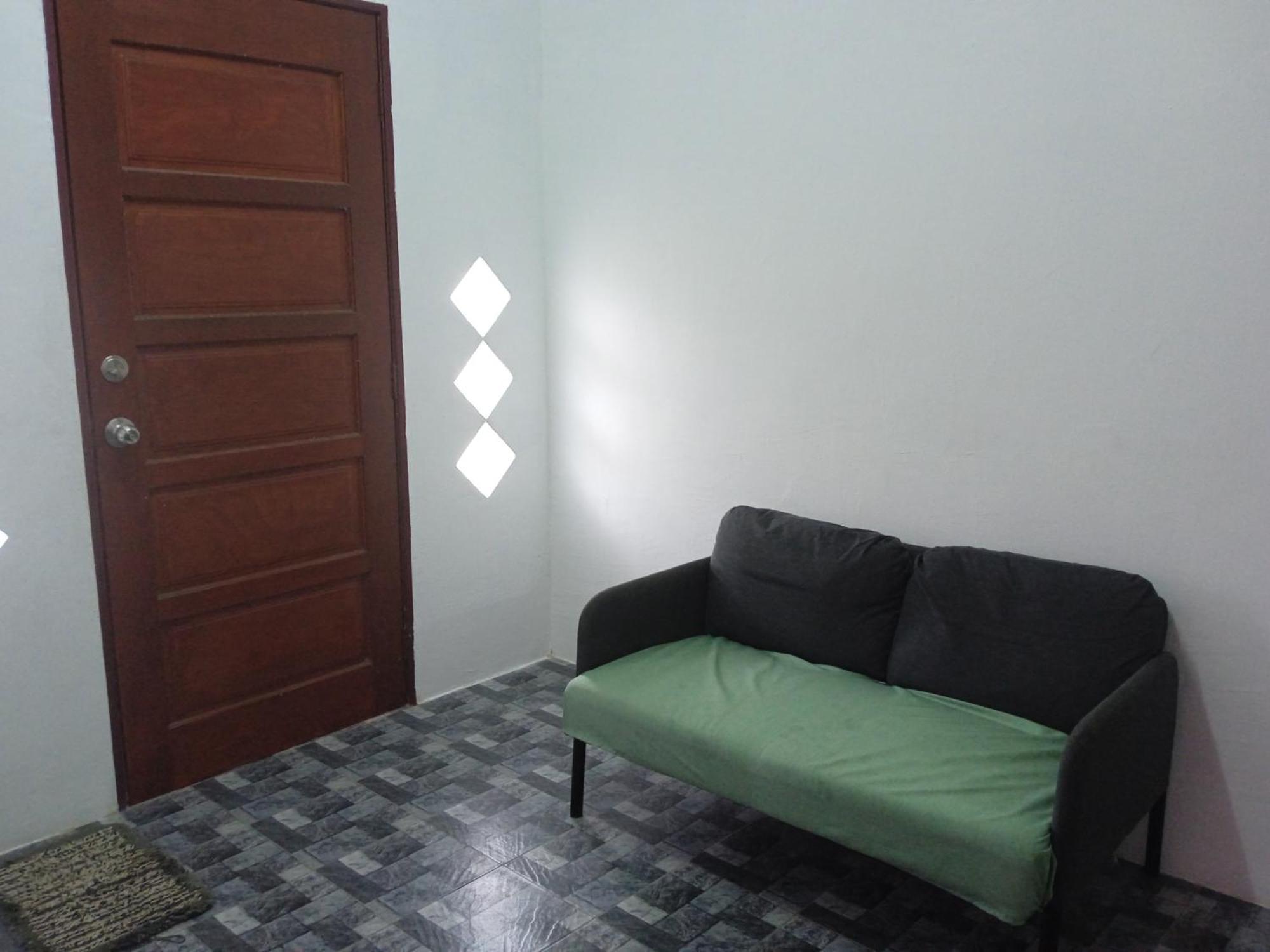 Holiday home Idaman B B With 2 Aircond 2 Quen Bed And Not Sharing -privacy *