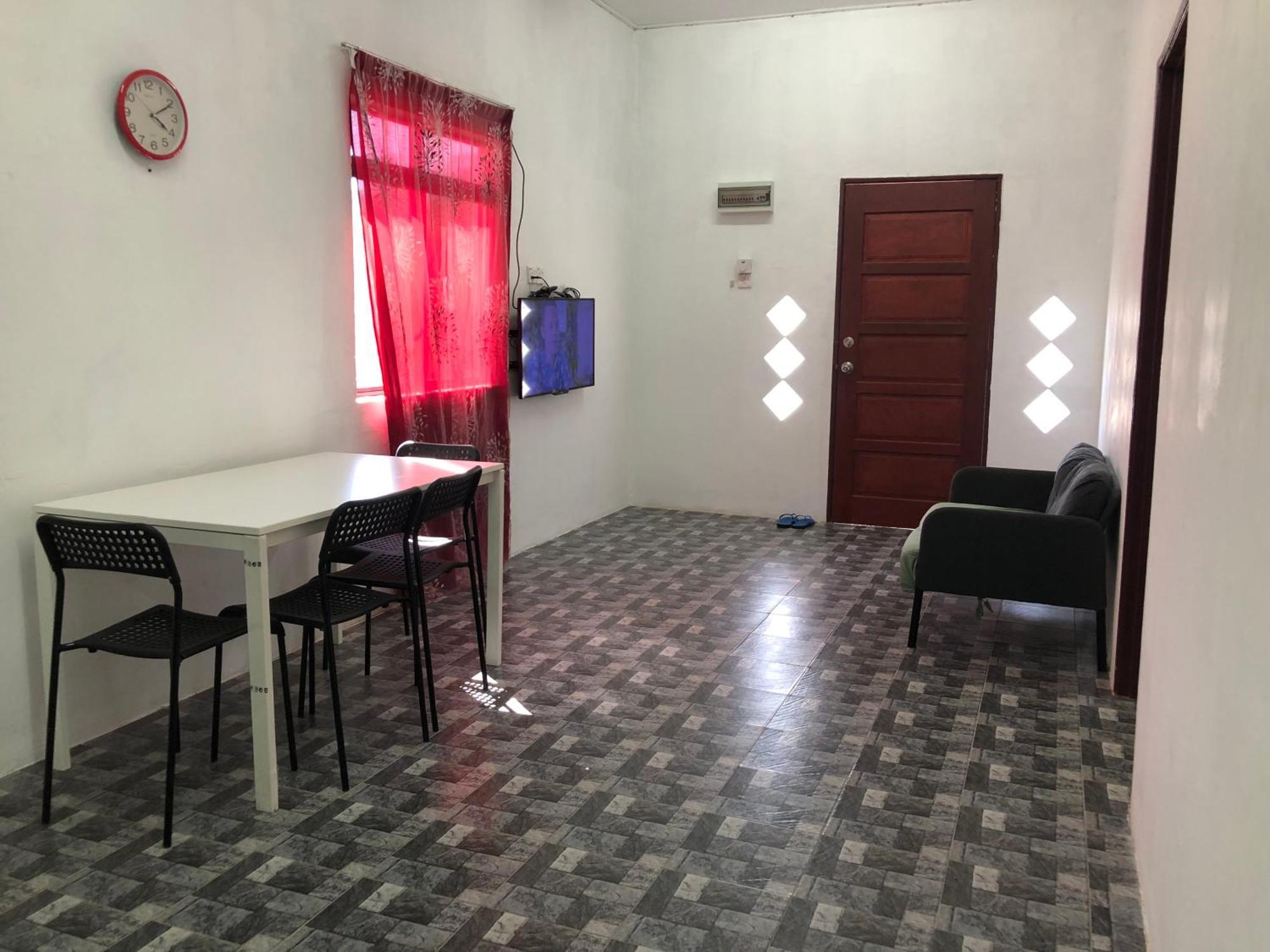 Idaman B B With 2 Aircond 2 Quen Bed And Not Sharing -privacy * Kuala Terengganu